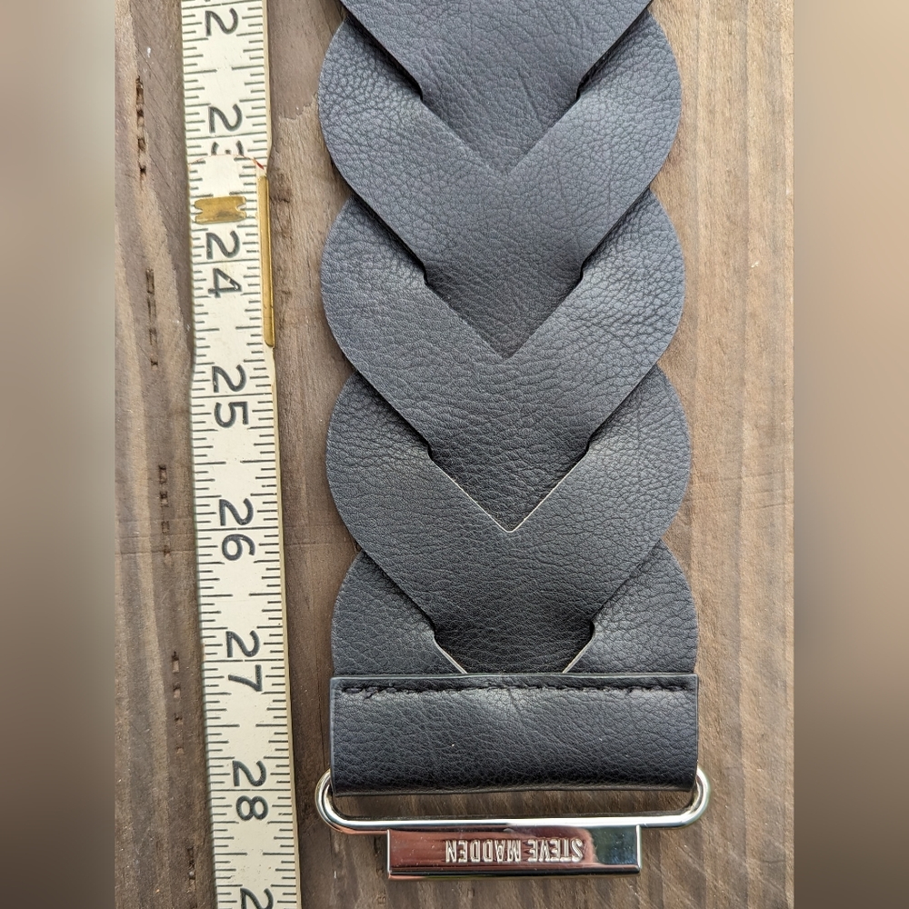 Steve Madden Belt 28 inches long - Picture 3 of 5